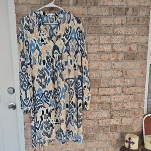 Elegant Blue and Cream Long Sleeve Dress